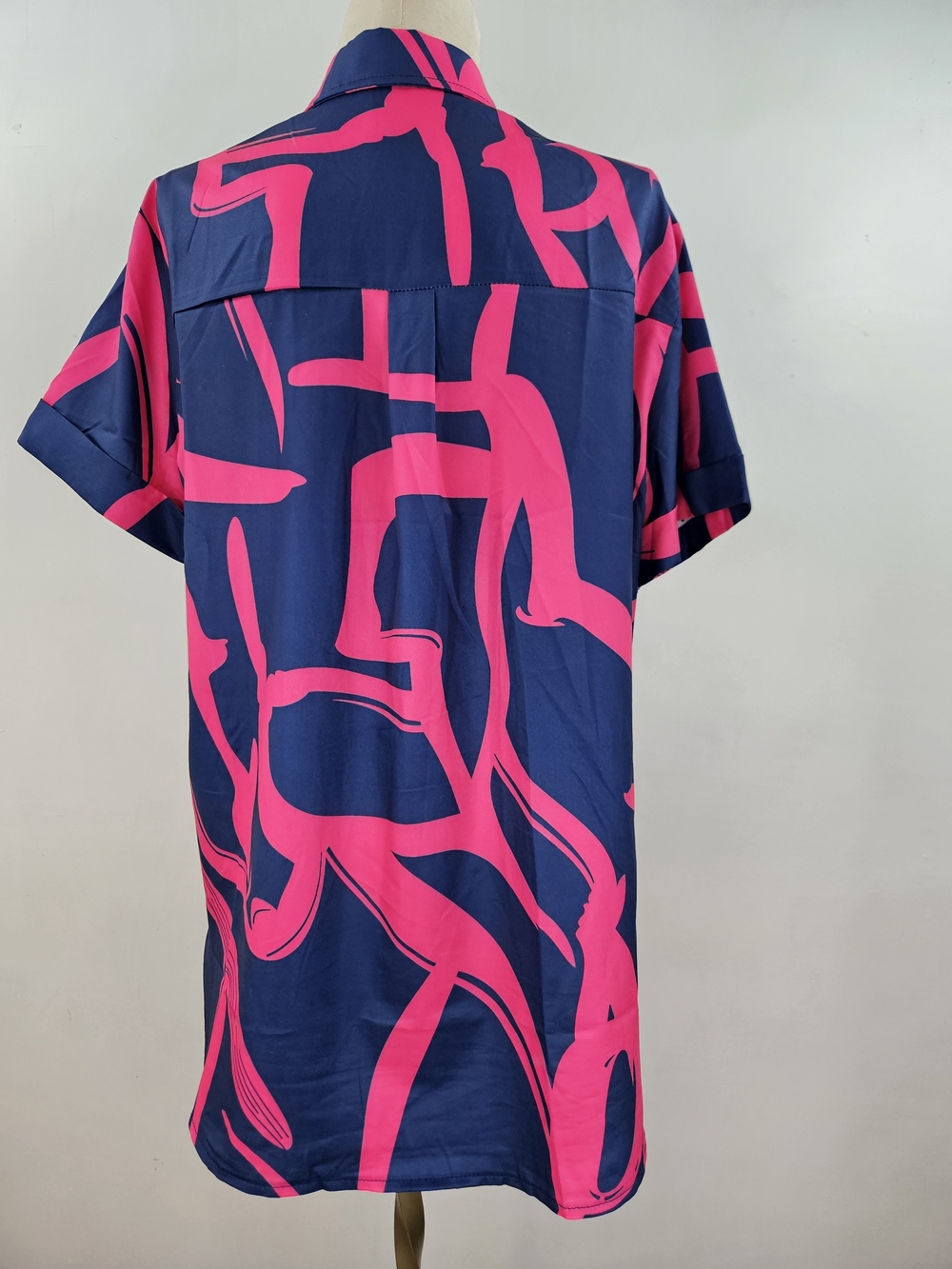 Rapbin Women's Navy and Hot Pink Printed Button-Up Shirt Size Medium - Picture 4 of 7
